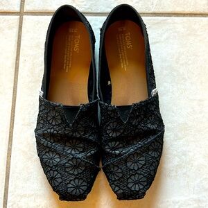 Tom’s ballerina inspired shoes with subtle glitter